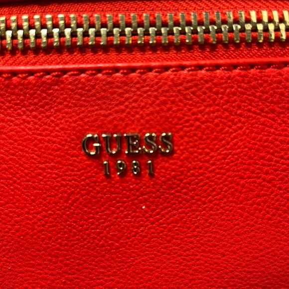 Guess 1981 Handbag. Red. C/W Coin Purse and Extra Shoulder Strap. V.G. Condition - Picture 5 of 12